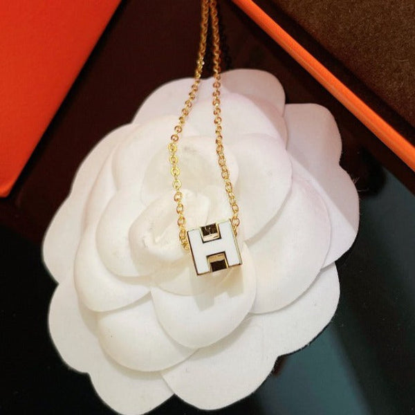 ˇStreet JewelryˇH WHITE SQUARE GOLD NECKLACE